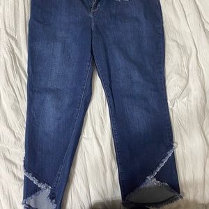 Women’s Susan Graver cropped jeans.